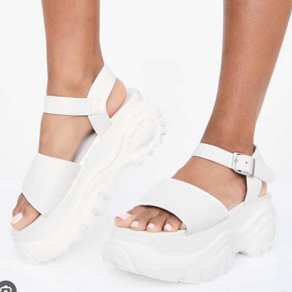 Platform sandal strapped shoes 7 preowned